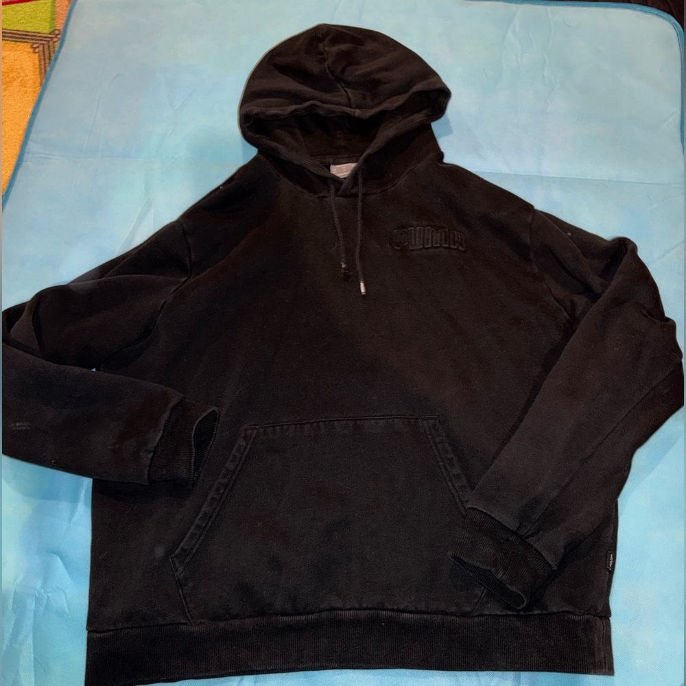 Puma Hoodie
Size XL Men’s